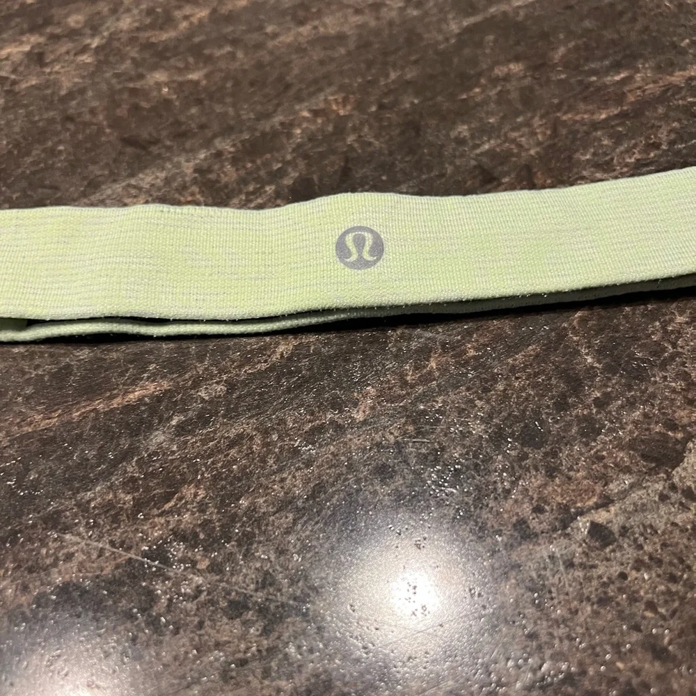 Lululemon Cardio Cross Trainer Headband Heathered Clear Mint